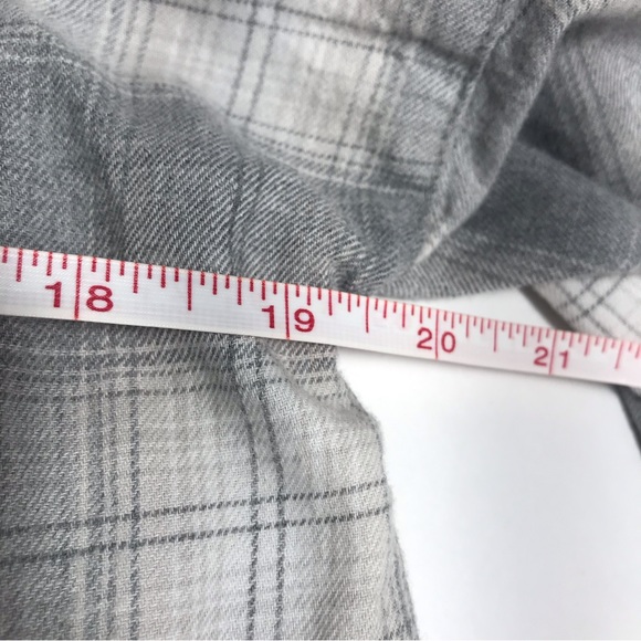 Old Navy Women's Gray & Ivory Flannel Button Down Oversized Boyfriend Shirt S/P - Picture 14 of 15